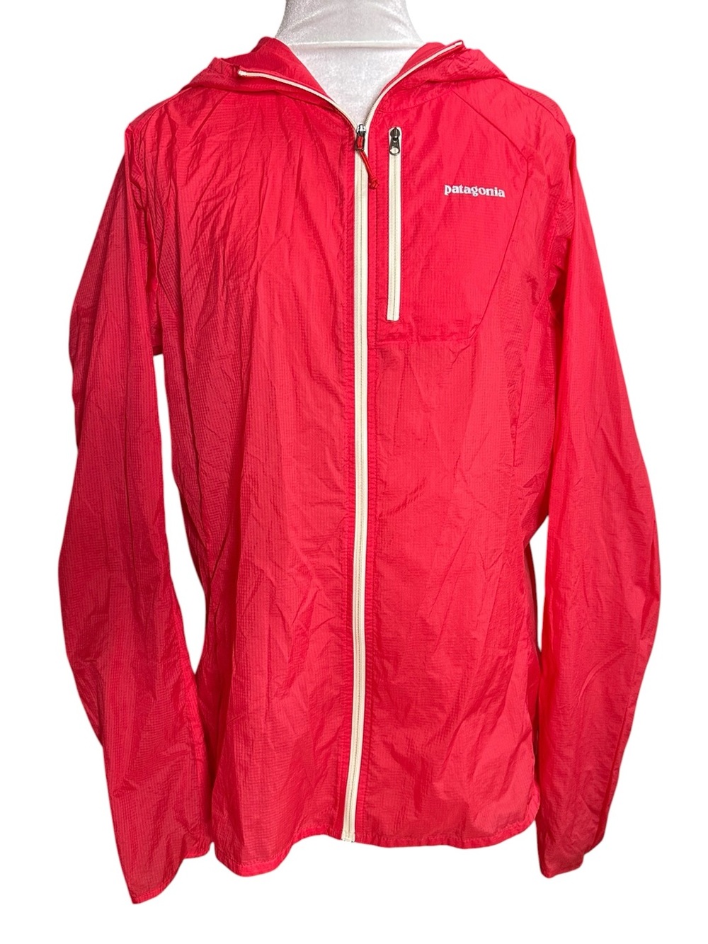 Patagonia  Women’s Houdini Jacket. Vibrant Red. Size Large